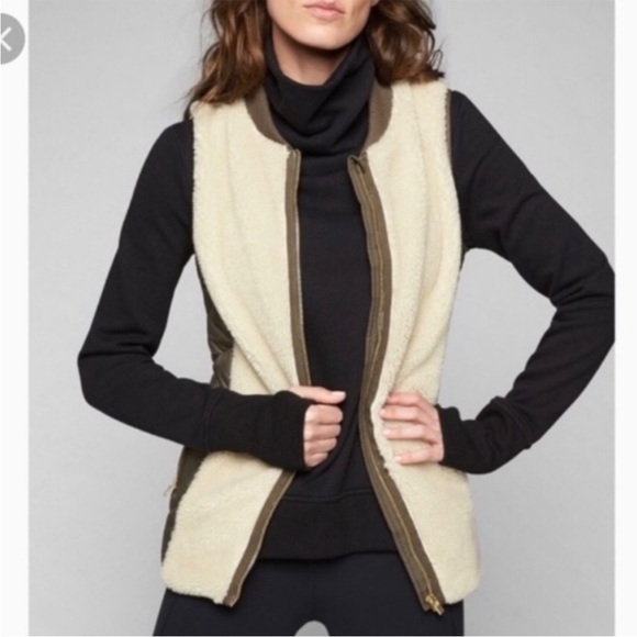 Athleta Responsible tundra goose down filled puffer vest olive green - Picture 1 of 11